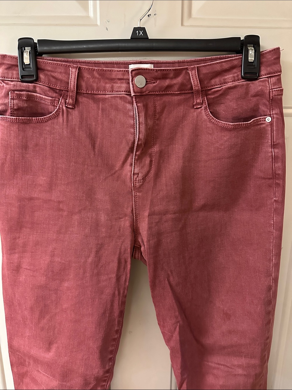Women's Skinny Jeans in Dusty Rose - Picture 2 of 8